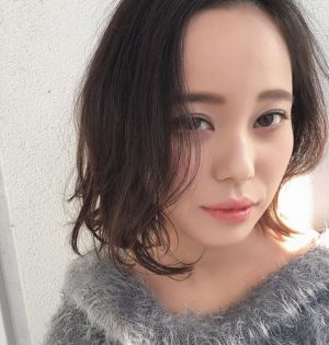 出典:http//s3,ap,northeast,1.amazonaws.com. 前髪なしのゆるめのウェーブパーマスタイル